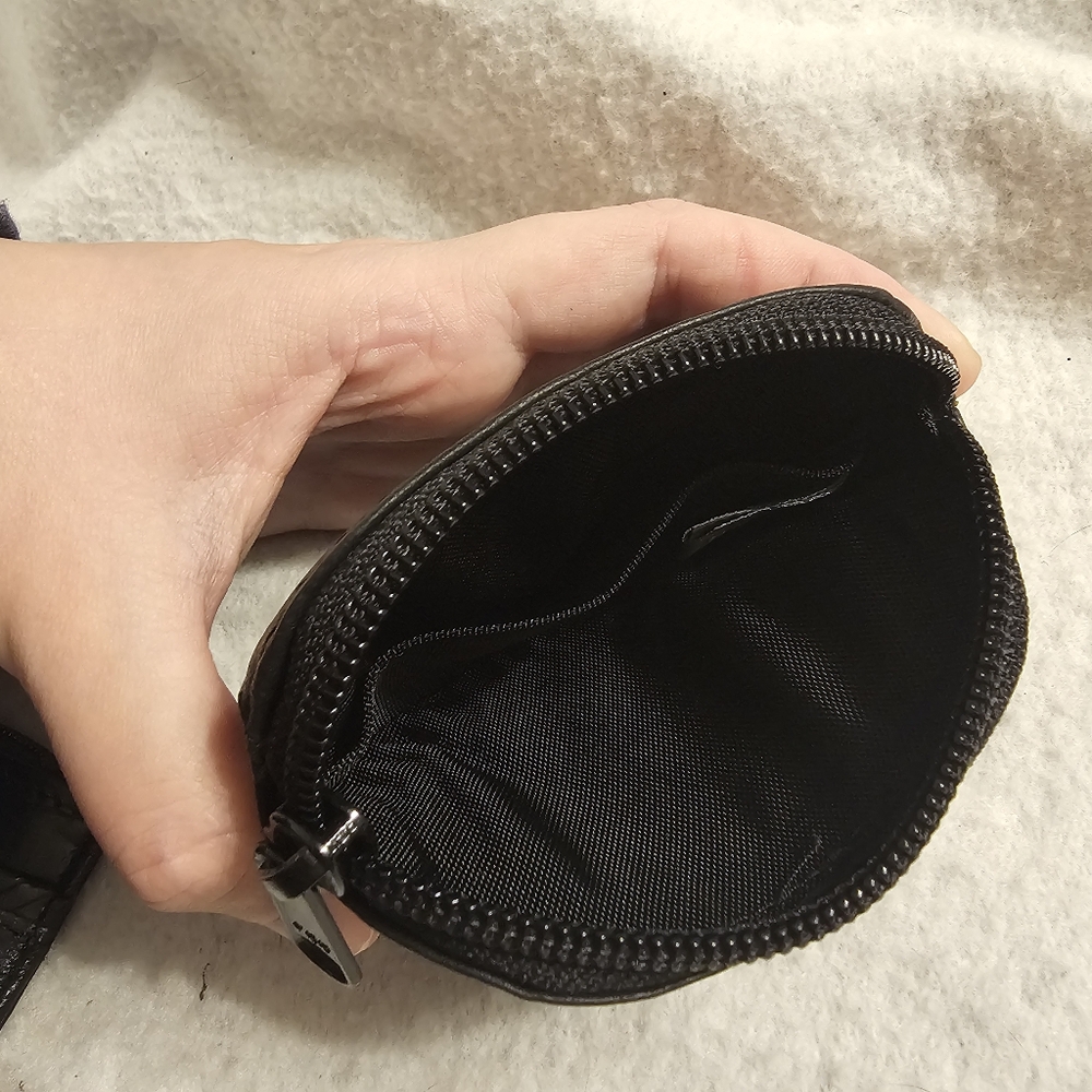 Brighton Vintage Heart Soft Leather Zippered Coin Purse - Picture 6 of 7